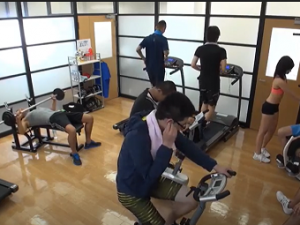 Phòng Gym sung sướng của nữ huấn luyện viên xinh đẹp dâm đãng Mizuho Uehara